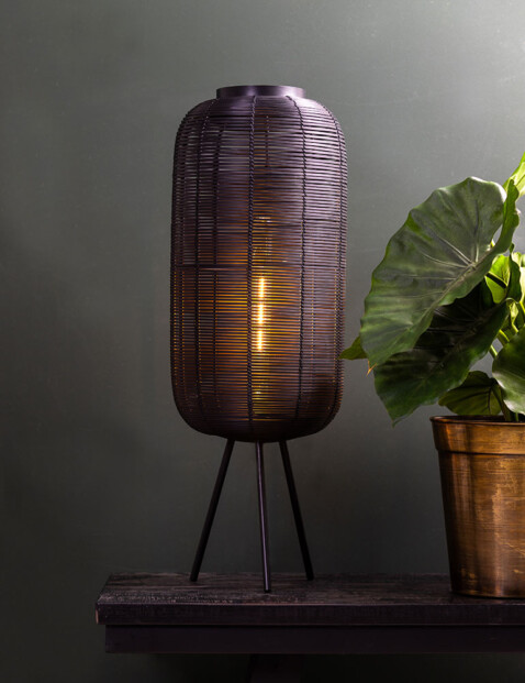 Lámpara de mesa de ratán negro Light & Living Tomek-2908ZW