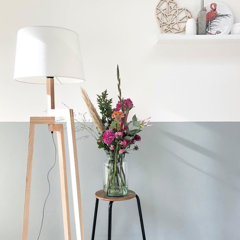 Lámpara de pie escandinava trípode de madera beige Mexlite Sabi - Imagen 13