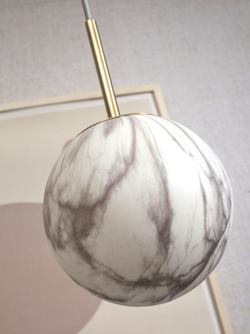 Lámpara colgante dorada grande con bola decorativa It's About RoMi Carrara - Imagen 4