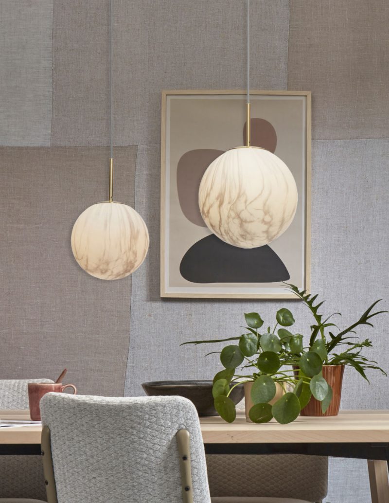 Lámpara colgante dorada grande con bola decorativa It's About RoMi Carrara - Imagen 7