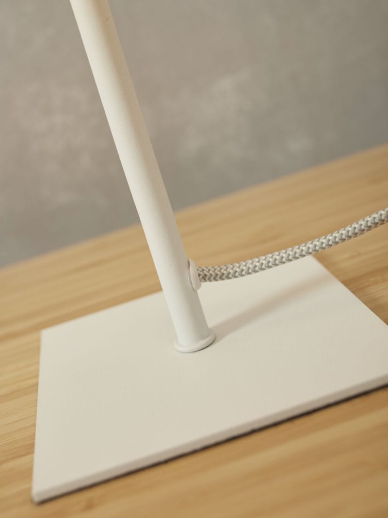 Lámpara de mesa retro metálica blanca cuadrada It's About RoMi Perth - Imagen 6