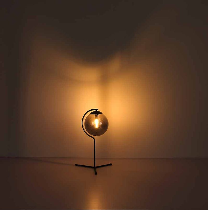 Lámpara de mesa moderna de metal negro Globo Porry - Imagen 4