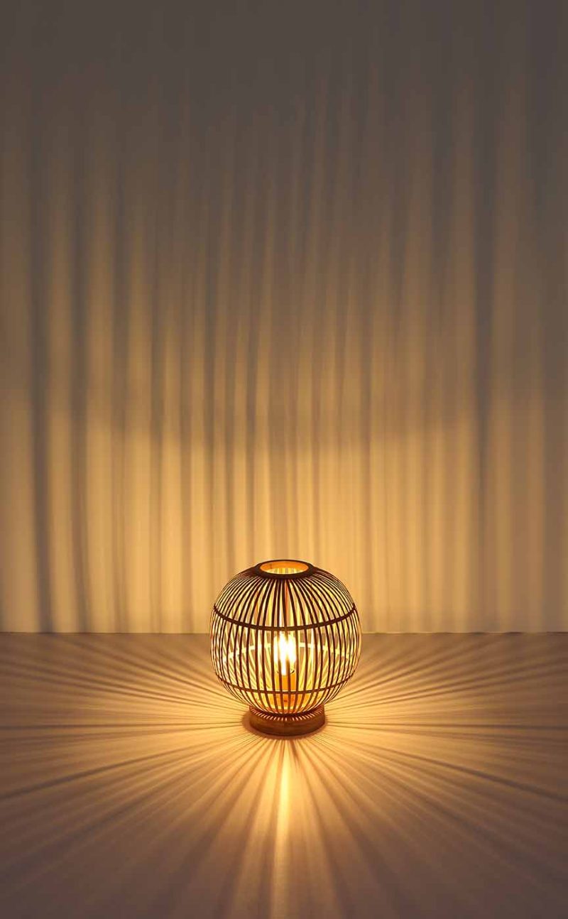Lámpara de mesa redonda bohemia de bambú natural Globo Hildegard - Imagen 5