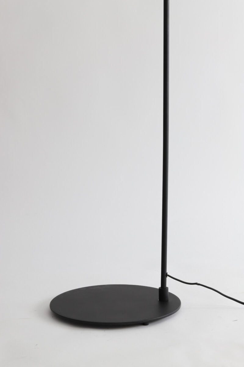 Lámpara de pie negra con pantalla cilíndrica Light & Living Aleso – H. 138 cm - Imagen 4