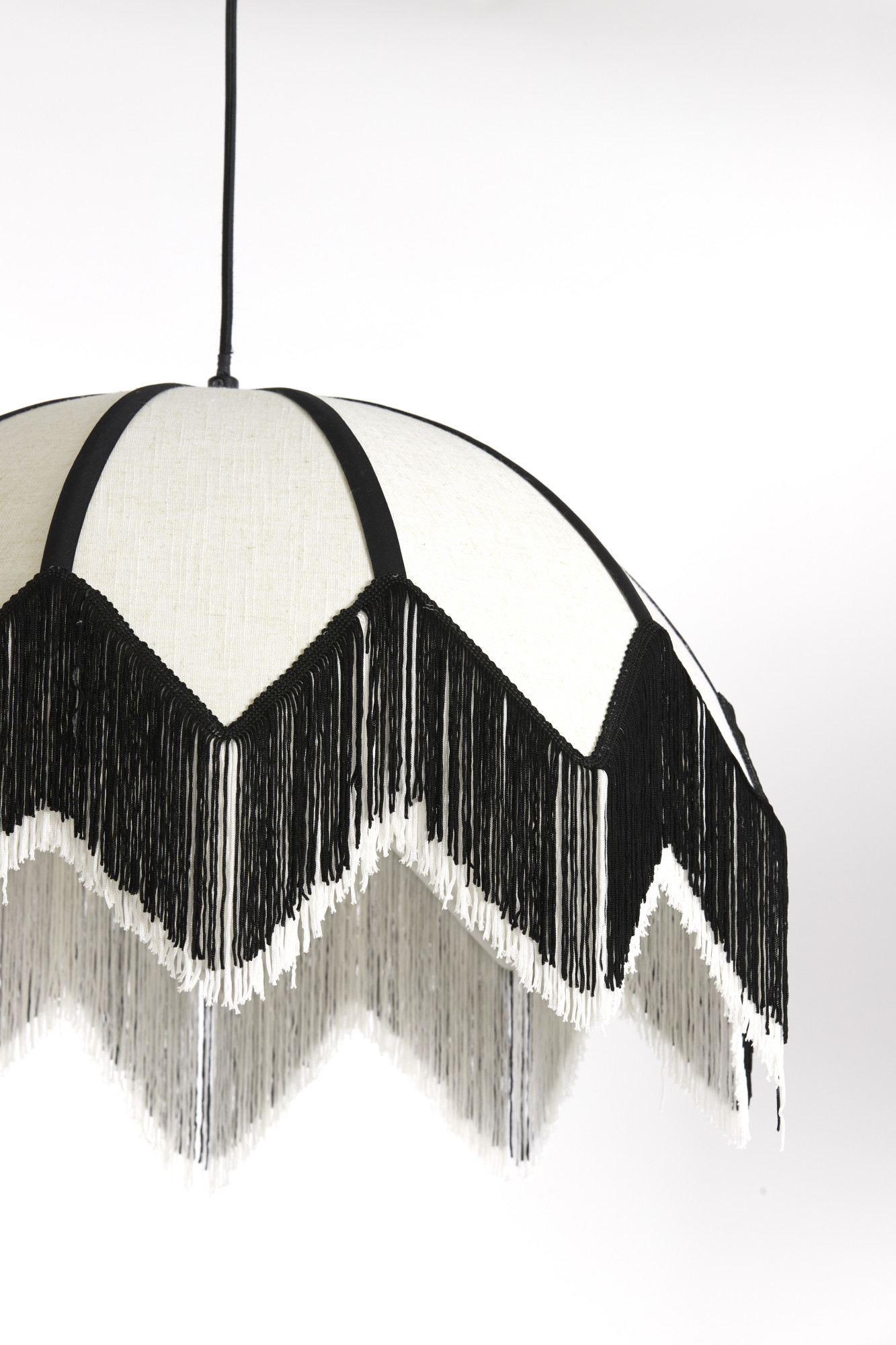 Suspensión con flecos negros y diseño elegante Light & Living Sulina - Imagen 5