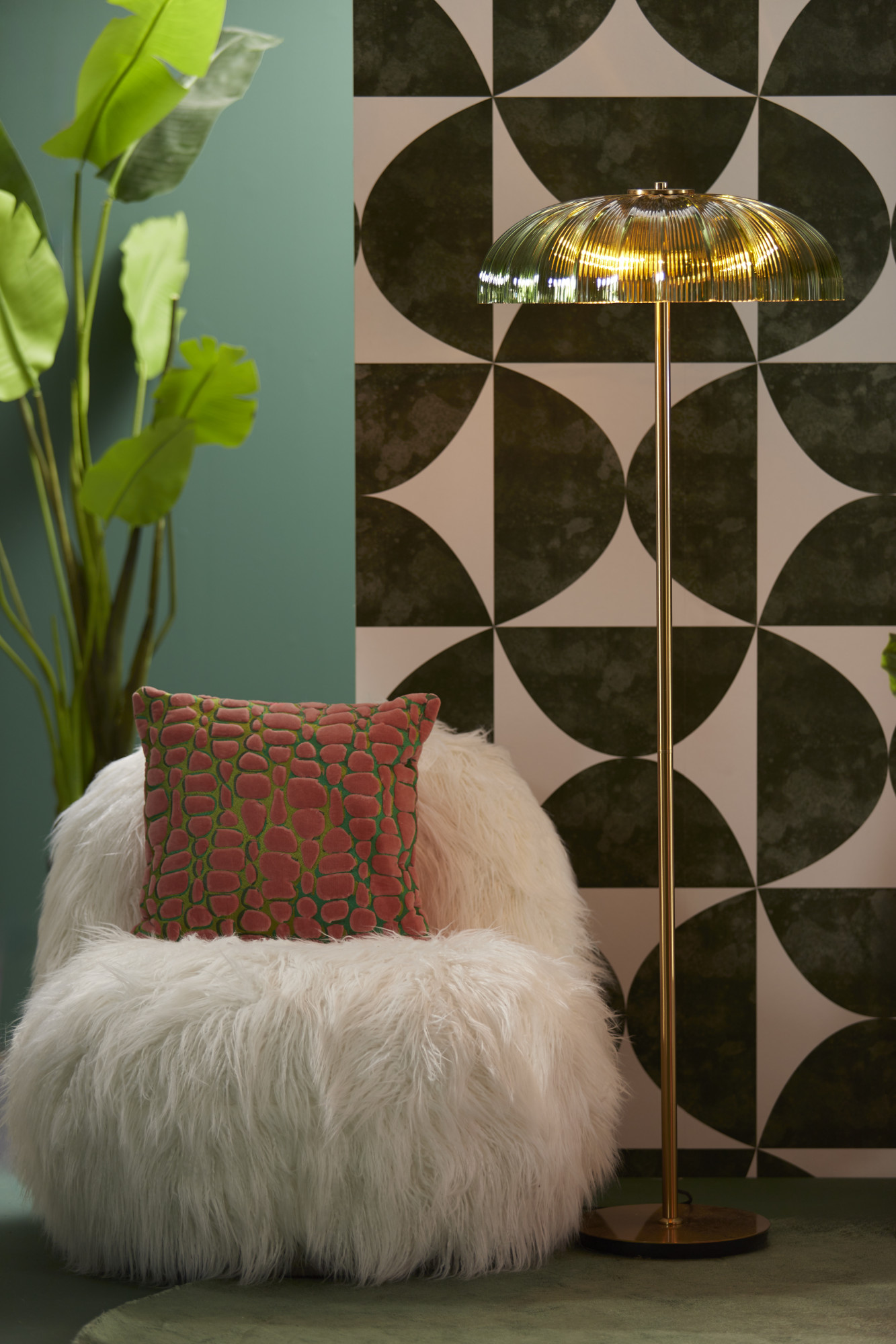Lámpara de pie dorado/verde con pantalla de vidrio acanalado Light & Living Fungo - Imagen 4