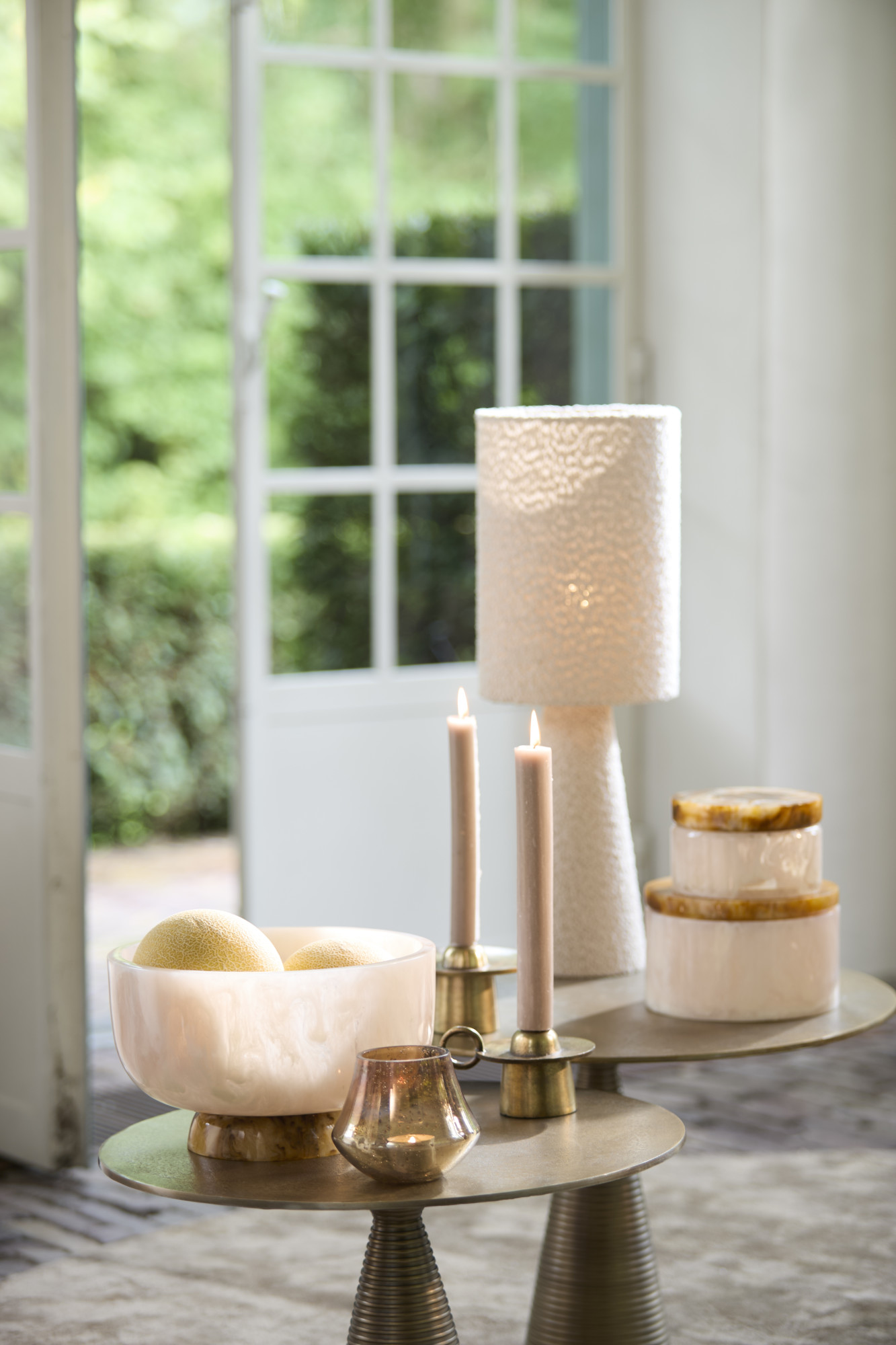 Lámpara de mesa cilíndrica de tela beige Light & Living Micky - Imagen 4