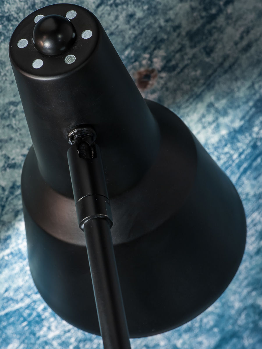 it'saboutromi-lámparadepie-valencia-negro-metal-lámparadelectura-e14-valencia/f/b-03