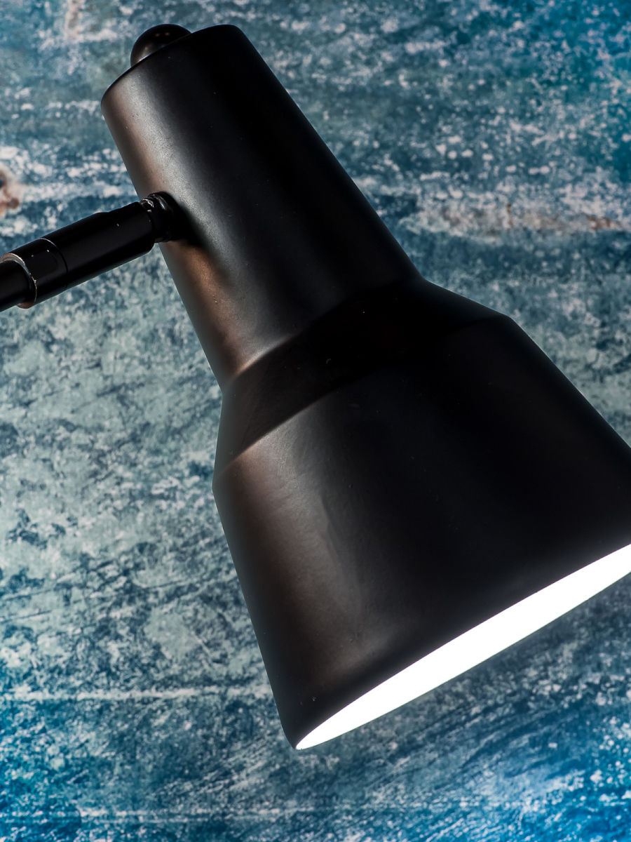 it'saboutromi-lámparadepie-valencia-negro-metal-lámparadelectura-e14-valencia/f/b-04