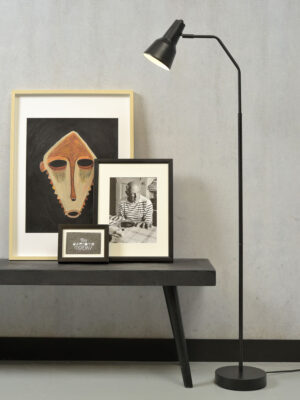 it'saboutromi-lámparadepie-valencia-negro-metal-lámparadelectura-e14-valencia/f/b-07