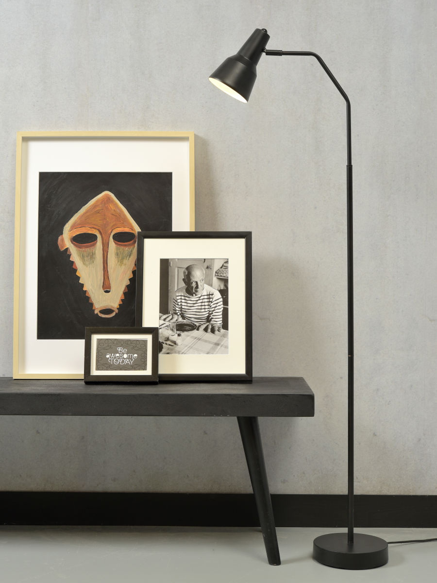 it'saboutromi-lámparadepie-valencia-negro-metal-lámparadelectura-e14-valencia/f/b-07