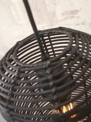 good&mojo-lámparacolgante-tanami-negro-metalrotan-ø18cm-e27-tanami/h35/b-11