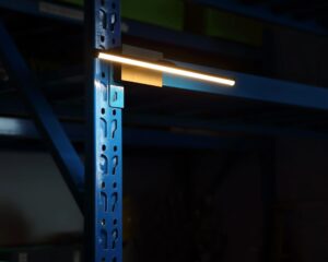 globo-apliquedepared-jaimei-bronce-metal-lámparadecuadro-led-78061m-1