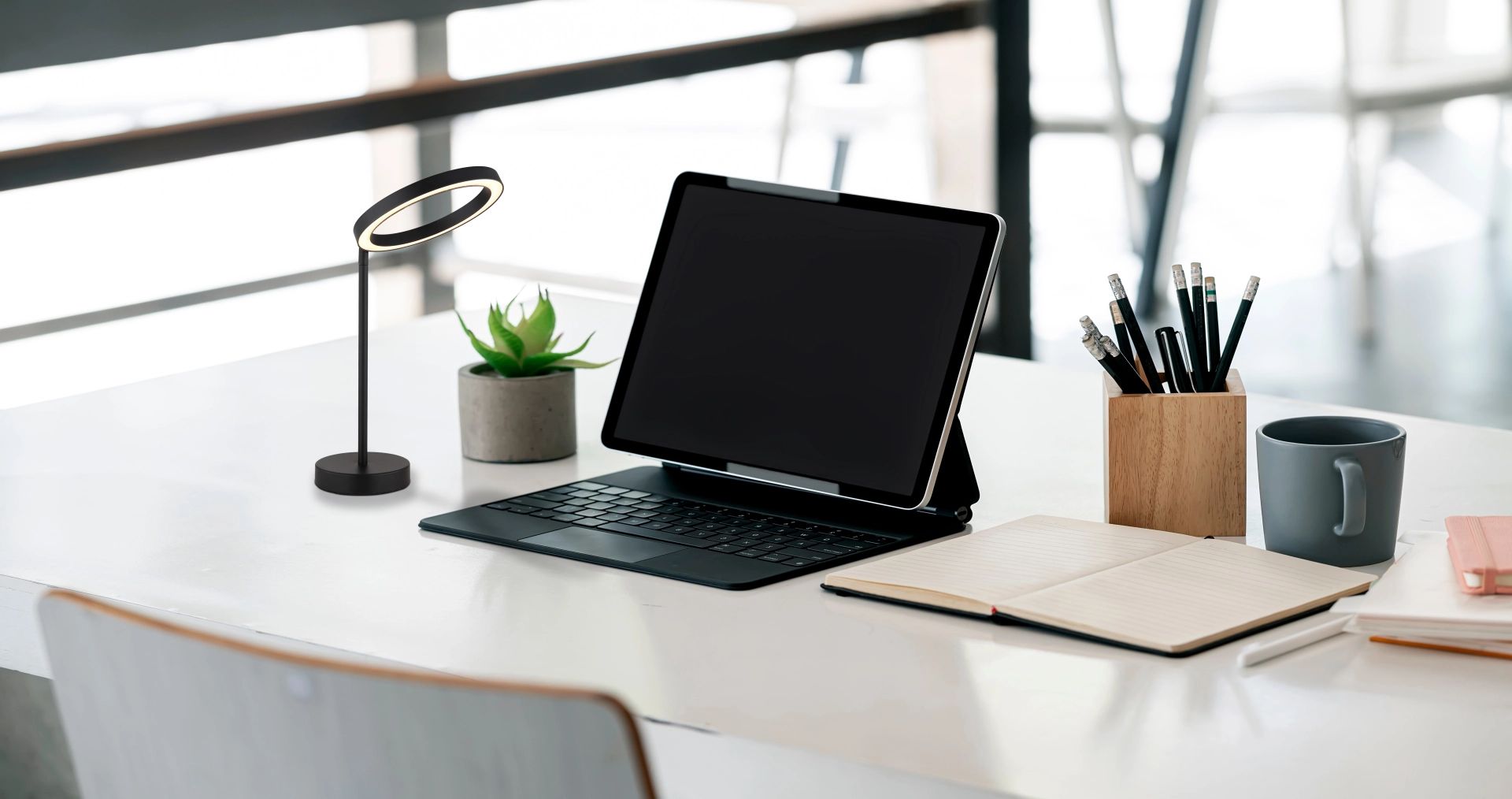 globo-lámparademesa-grenvix-negro-metal-led-67188t-1