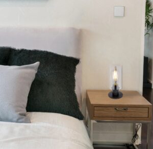 globo-lámparademesa-hadera-negro-vidrio-ø10cm-e27-15465t-1