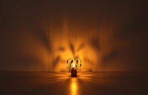 globo-lámparademesa-mika-marrón-madera-ø20cm-e27-15759t-1