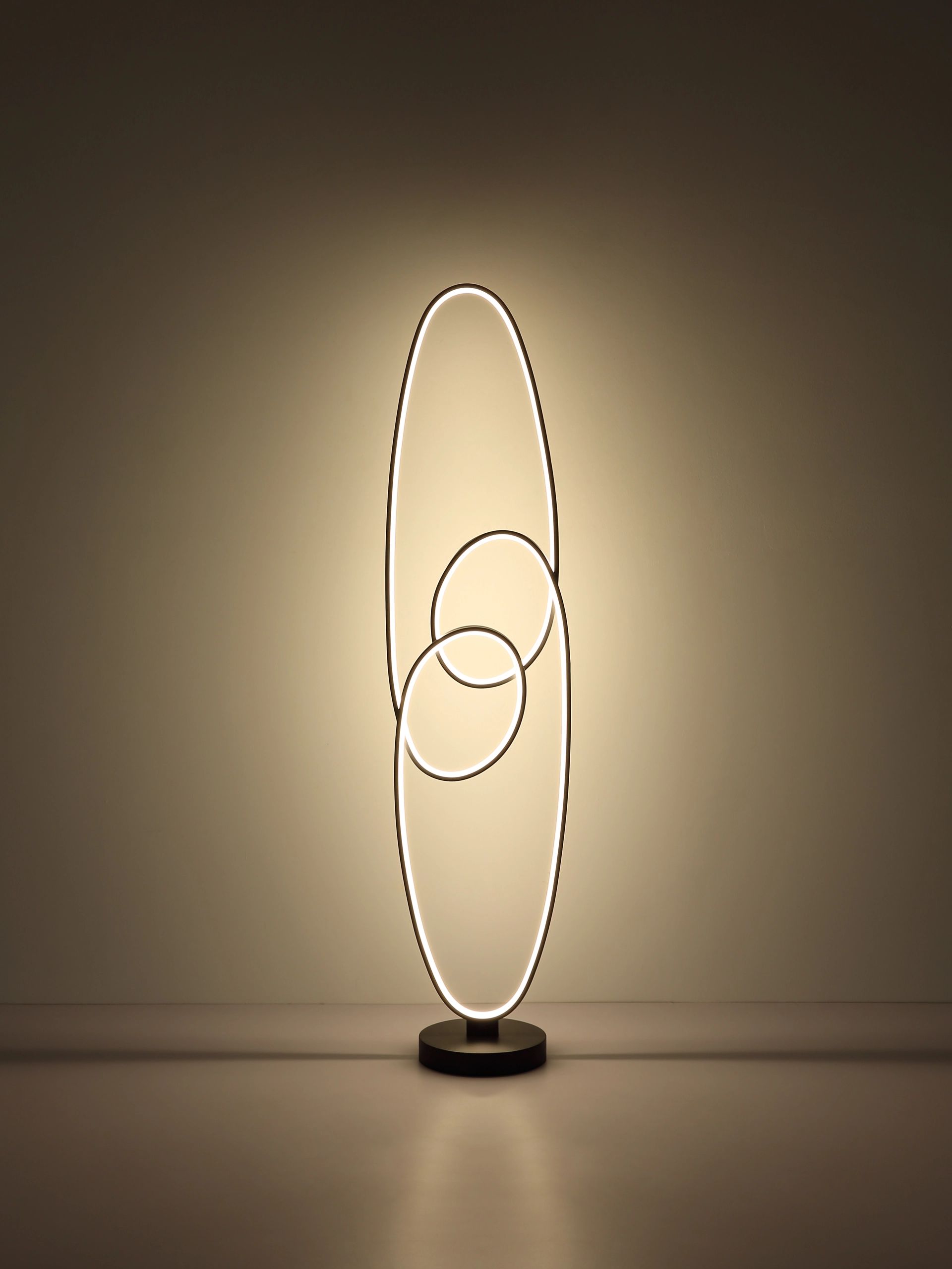 globo-lámparademesa-spira-negro-metal-led-67177-36s-1