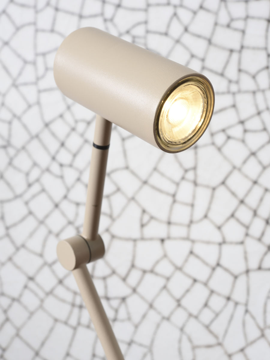 it'saboutromi-lámparadepie-montreux-gris-metal-lámparadelectura-gu10-montreux/f/s-06