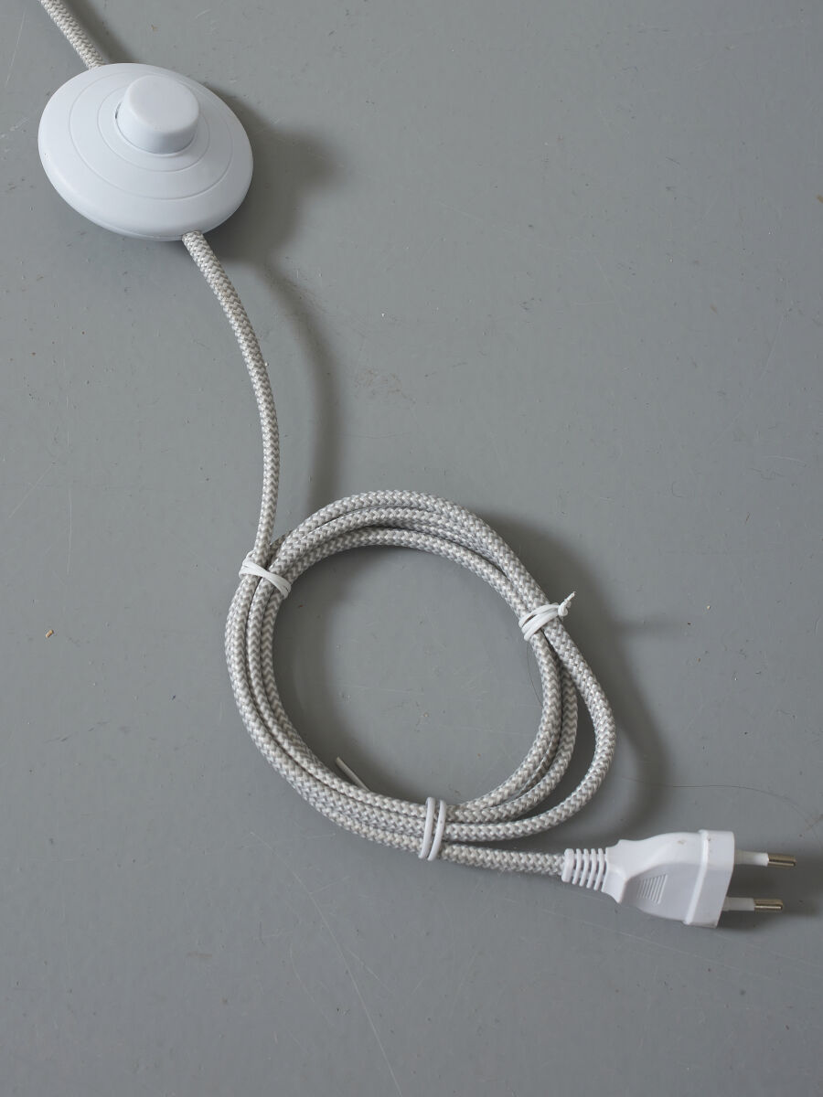 it'saboutromi-lámparadepie-lisbon-blanco-metal-ø18cm-e14-lisbon/f/w-10