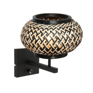 apliquédeparednegroconpantalladebambútrenzadoamanosteinhauerstang-1