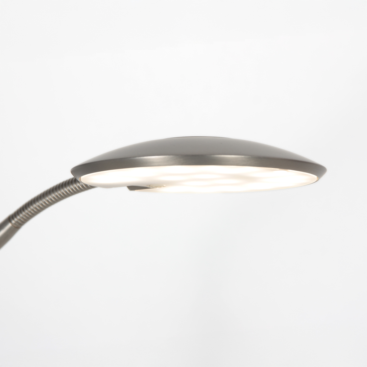 lámparadepiedelecturasteinhauerzenith2deaceroajustable-11