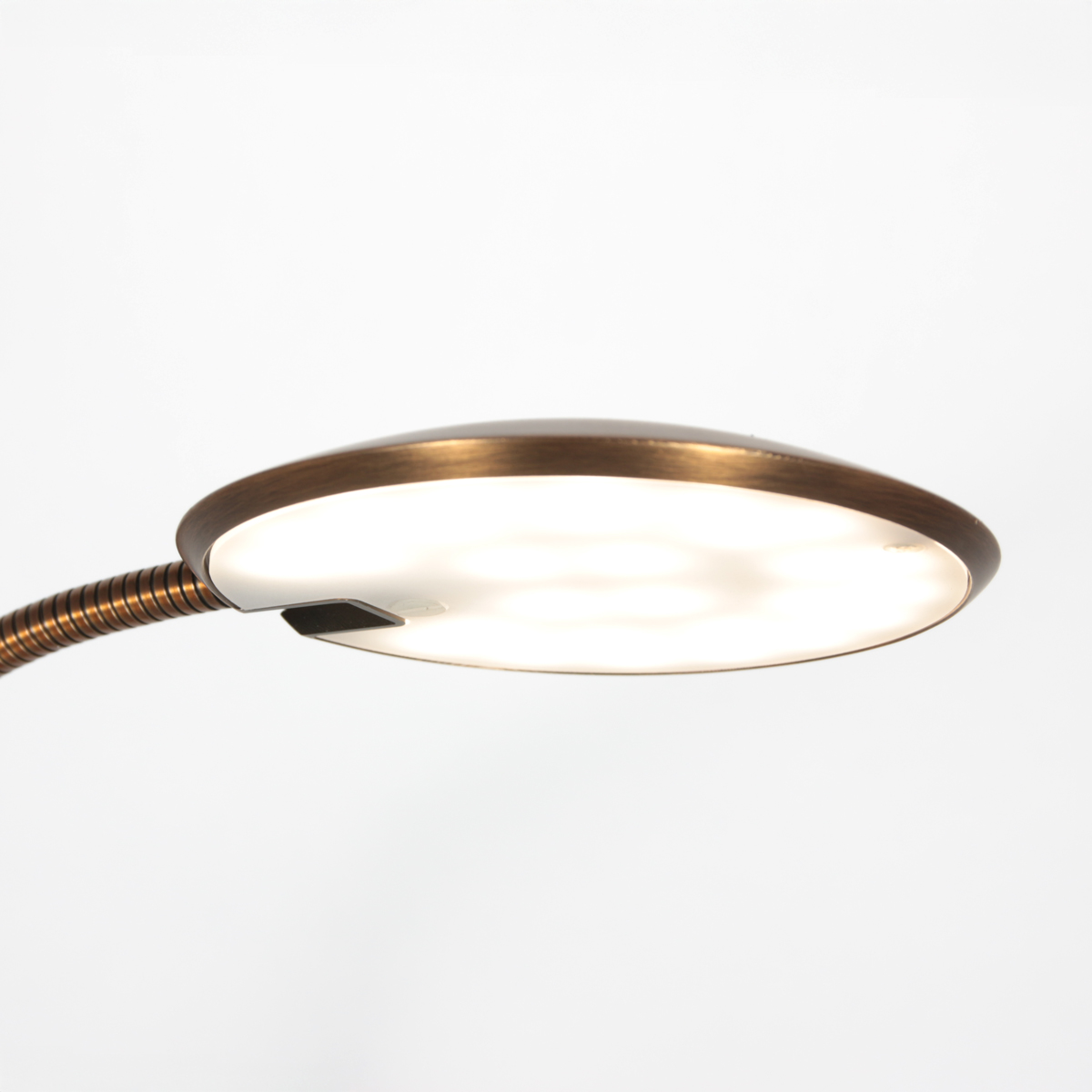 lámparadepiedebroncezenith2conbrazoflexiblesteinhauer-10