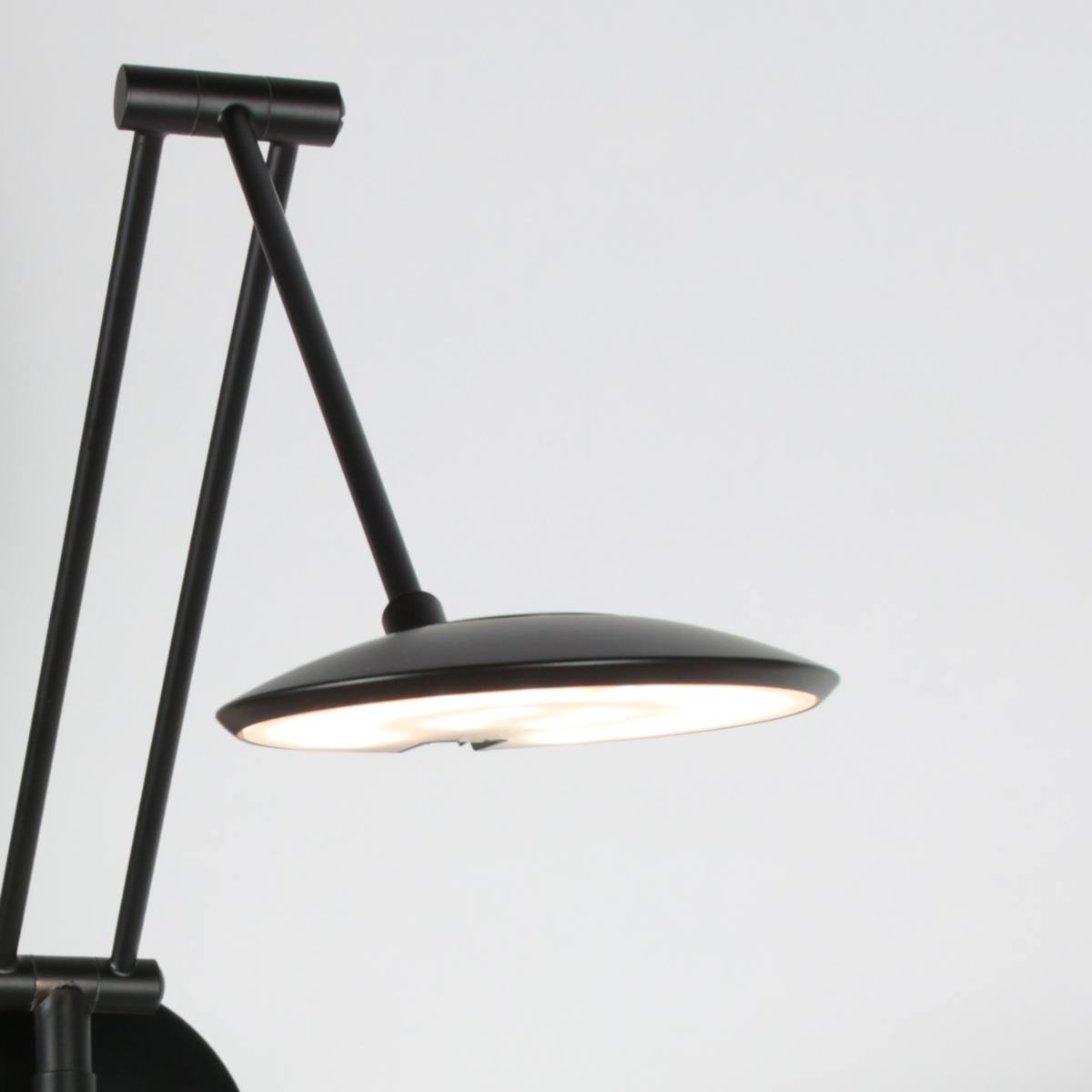 steinhauerexclusive-apliquedepared-zenith2-negro-plásticometal-lámparadecabecera-led-4392zw-4