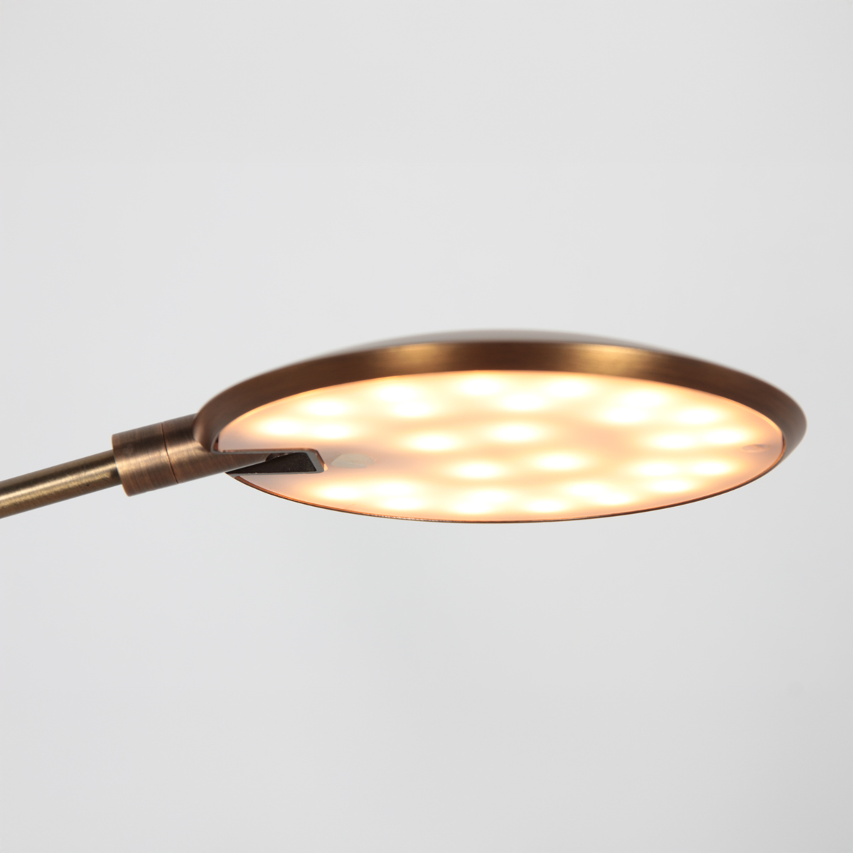 steinhauerexclusive-lámparademesa-zenith2-bronce-plásticometal-lámparadeescritorio-led-4393br-10
