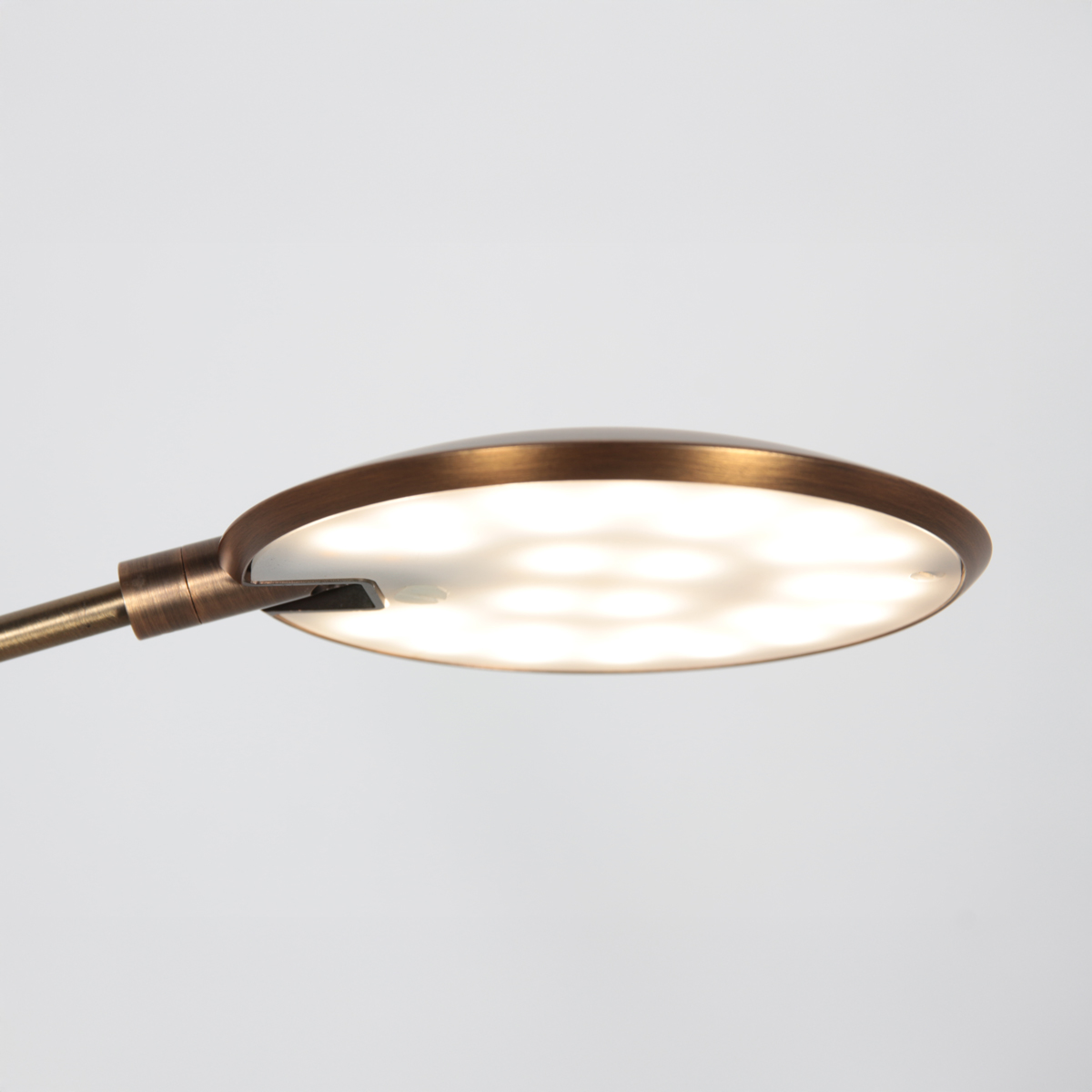 steinhauerexclusive-lámparademesa-zenith2-bronce-plásticometal-lámparadeescritorio-led-4393br-11