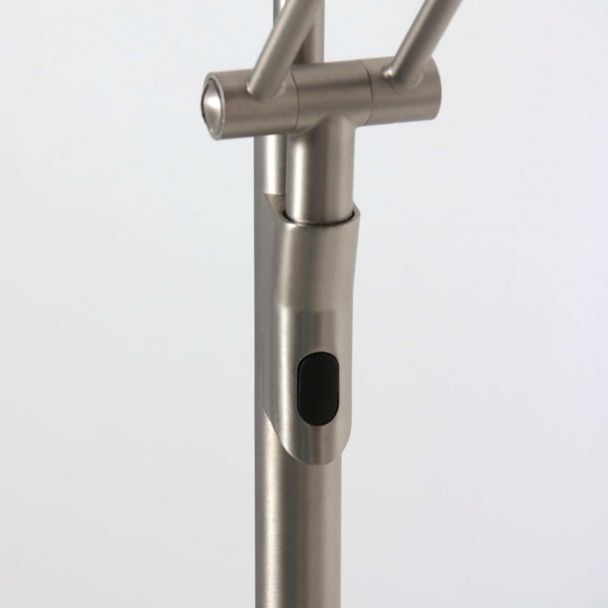 steinhauerexclusive-lámparadepie-zenith2-acero-plásticometal-lámparadediseño-led-4390st-5