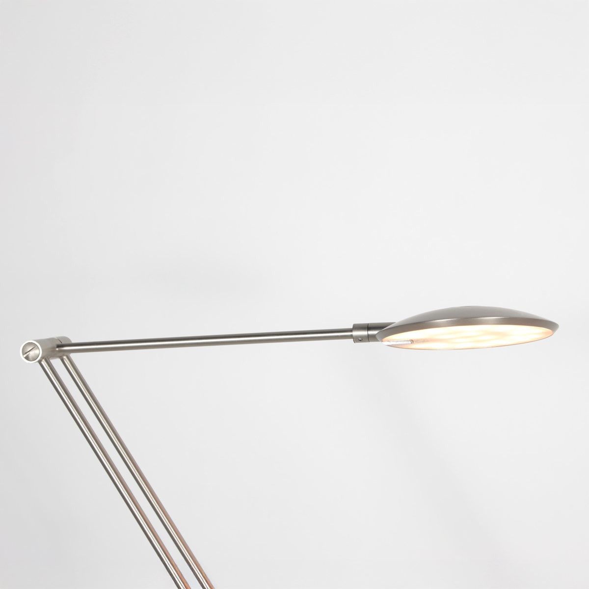steinhauerexclusive-lámparadepie-zenith2-acero-plásticometal-lámparadediseño-led-4391st-10