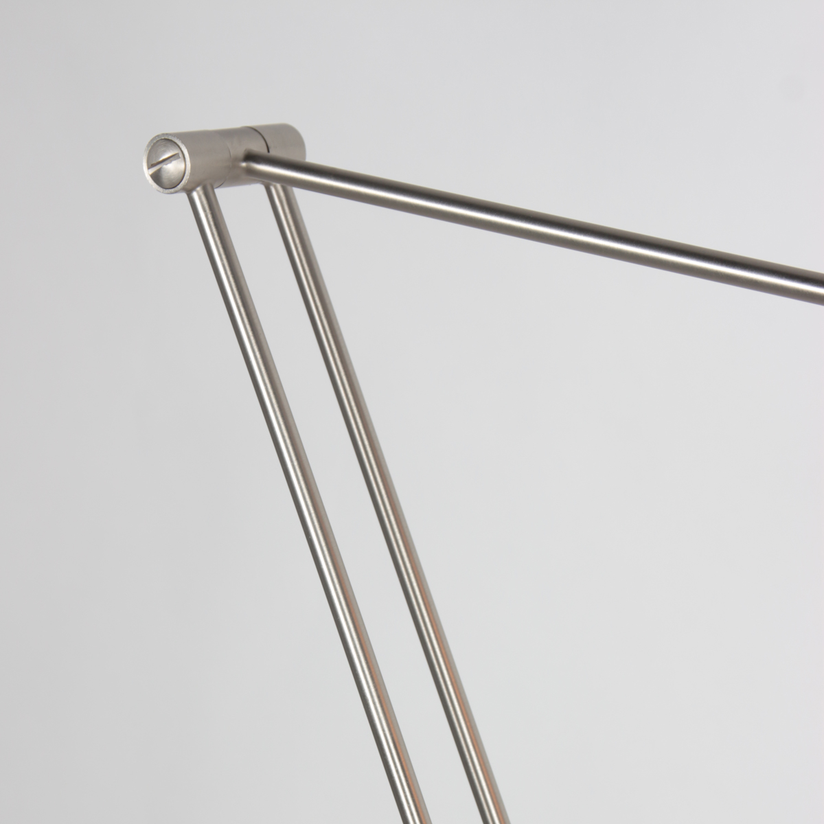 steinhauerexclusive-lámparadepie-zenith2-acero-plásticometal-lámparadediseño-led-4391st-13