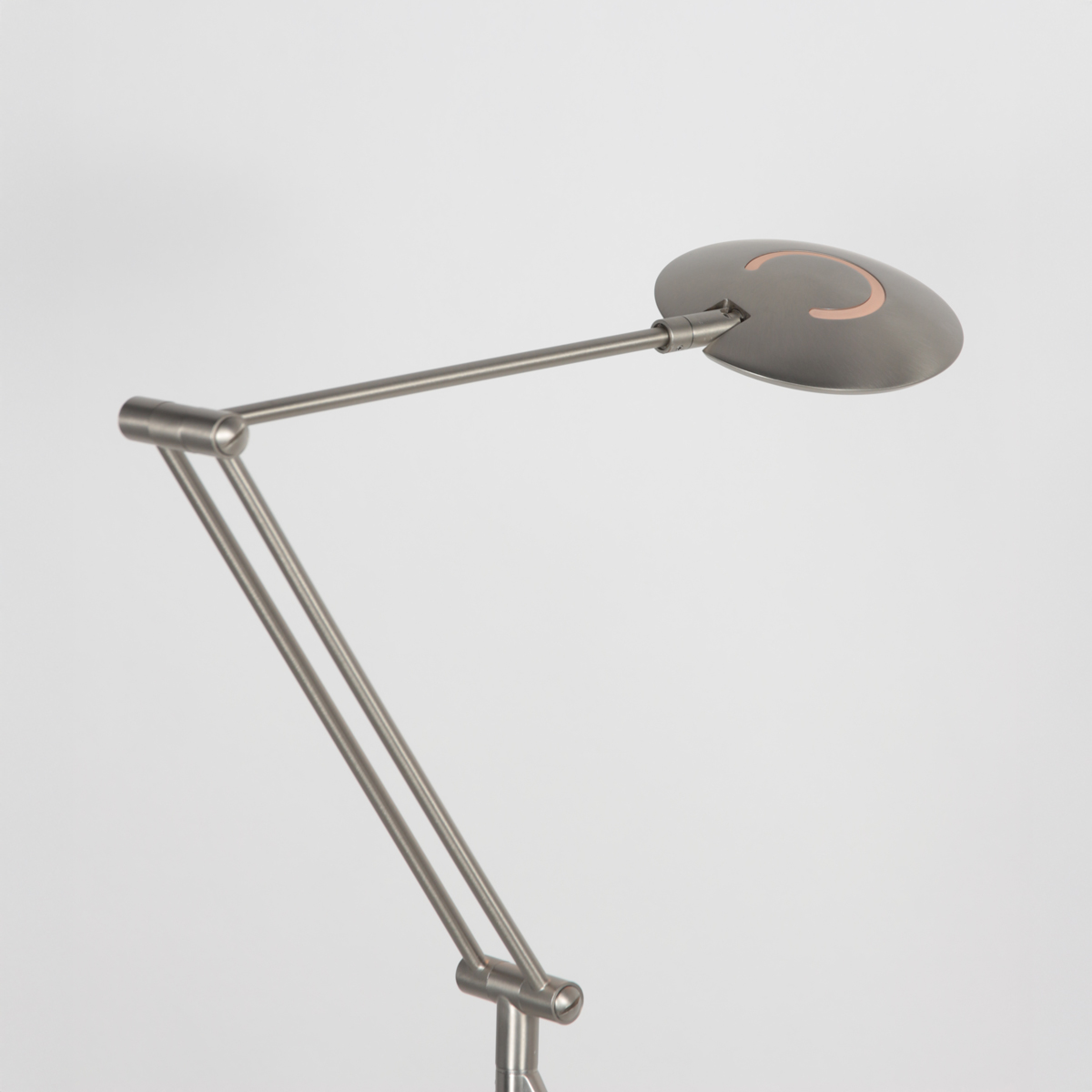 steinhauerexclusive-lámparadepie-zenith2-acero-plásticometal-lámparadediseño-led-4391st-4