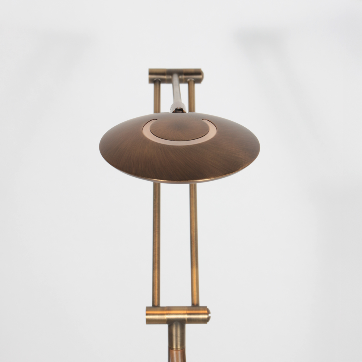 steinhauerexclusive-lámparadepie-zenith2-bronce-plásticometal-lámparadediseño-led-4391br-10