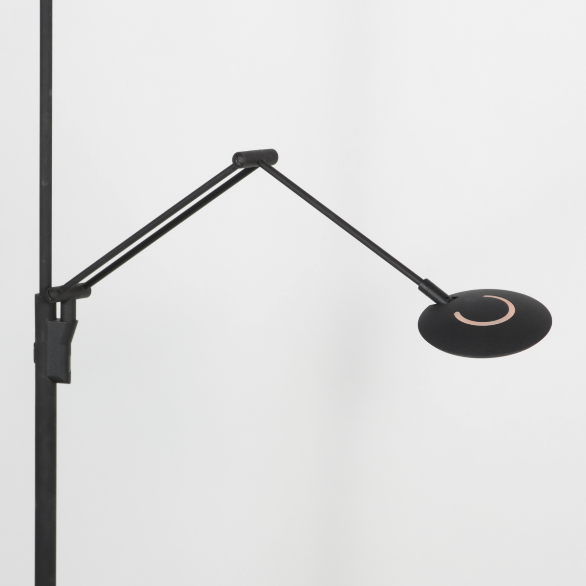 steinhauerexclusive-lámparadepie-zenith2-negro-plásticometal-lámparadediseño-led-4390zw-12